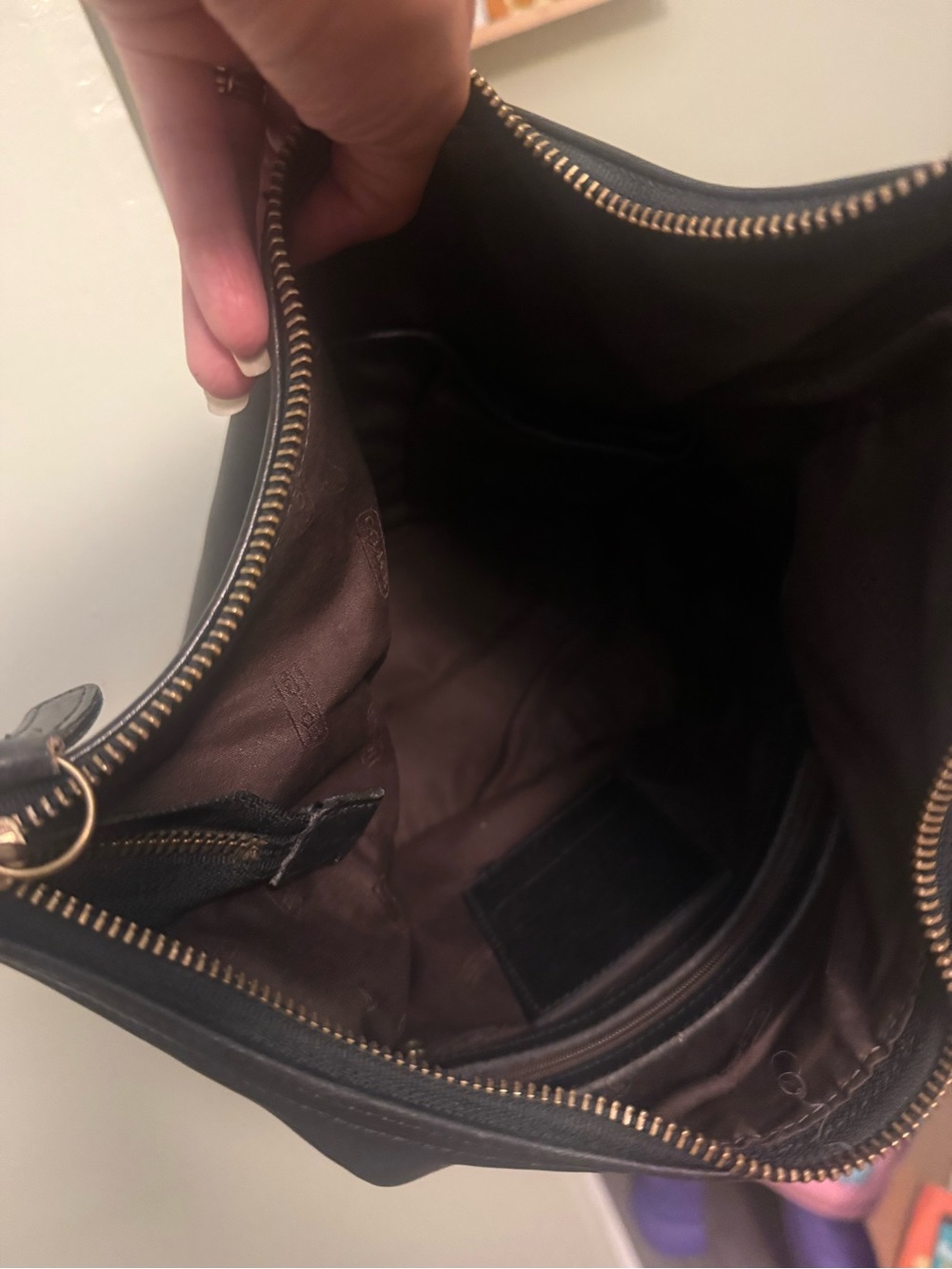 Vintage Coach Classic Black Leather Shoulder Bag - Picture 3 of 8